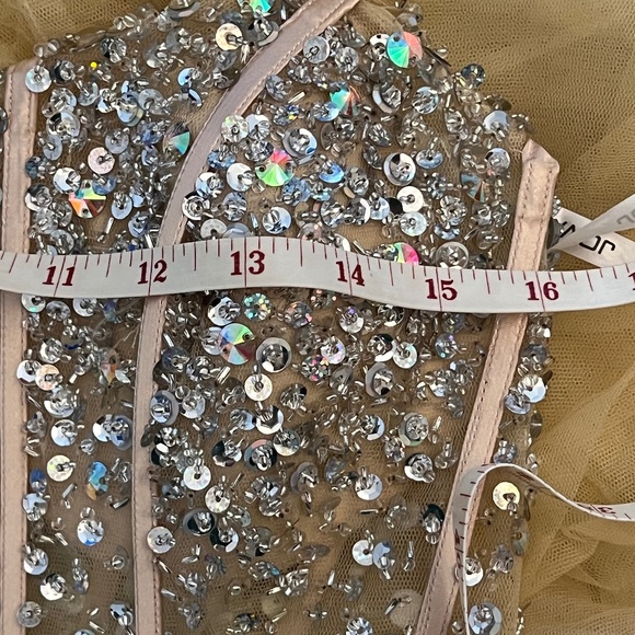 BNWT Jovani 5908 Nude/Silver dress (size 10) - Picture 8 of 10